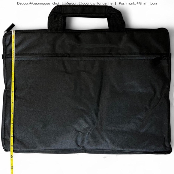 Black padded laptop case with detachable shoulder strap - Picture 3 of 4